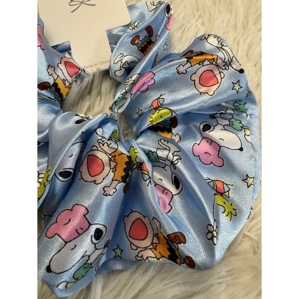 Snoopy peanuts and friends blue silky large hair scrunchie - Picture 2 of 4